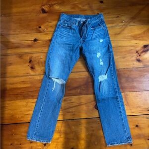 Levi's Women's Straight Leg Jeans in Distressed Blue